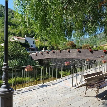 Appartamento Modern Flat With Panoramic Terrace In Zuccarello Esterno foto