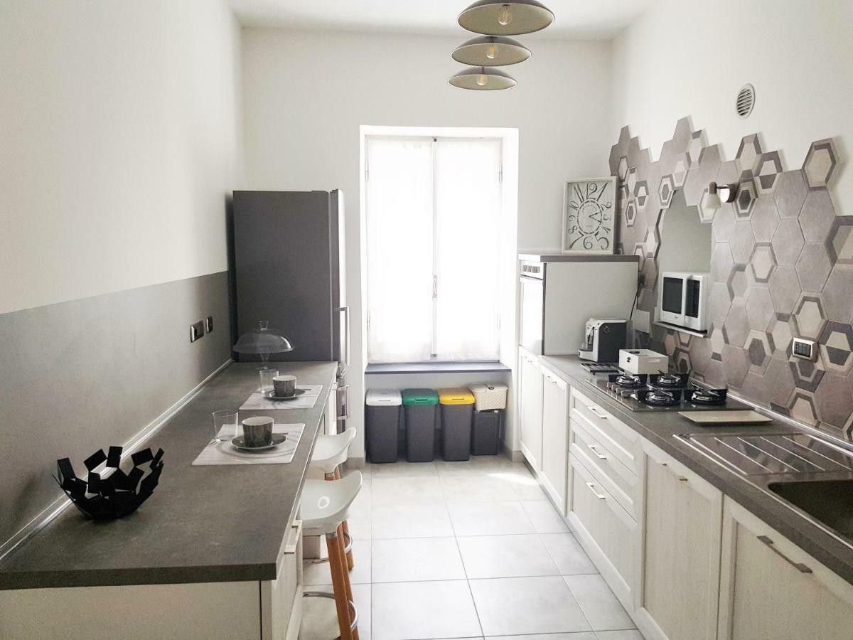 Appartamento Modern Flat With Panoramic Terrace In Zuccarello Esterno foto