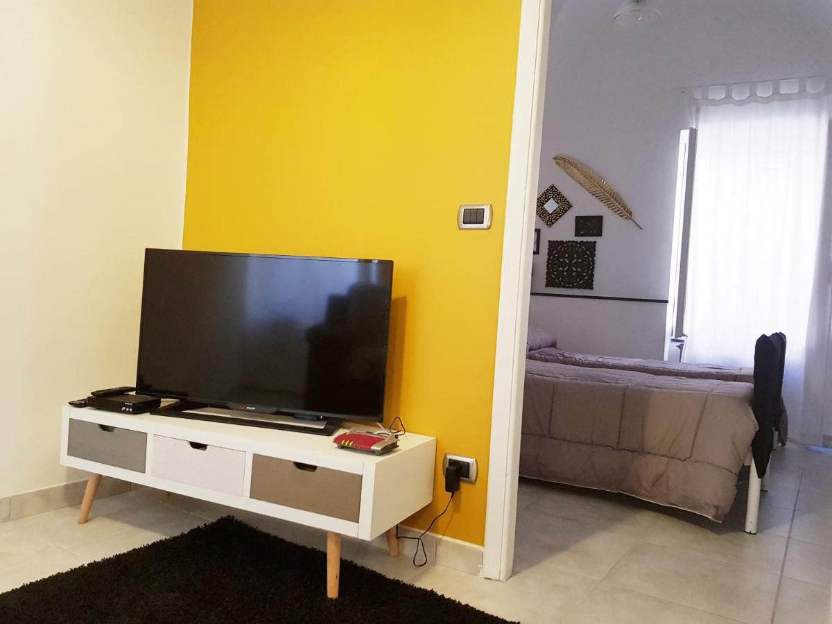 Appartamento Modern Flat With Panoramic Terrace In Zuccarello Esterno foto