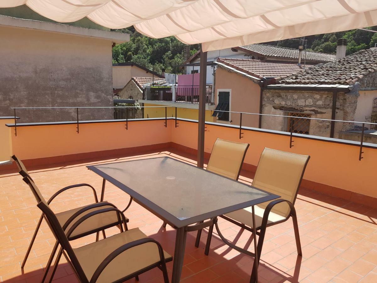 Appartamento Modern Flat With Panoramic Terrace In Zuccarello Esterno foto