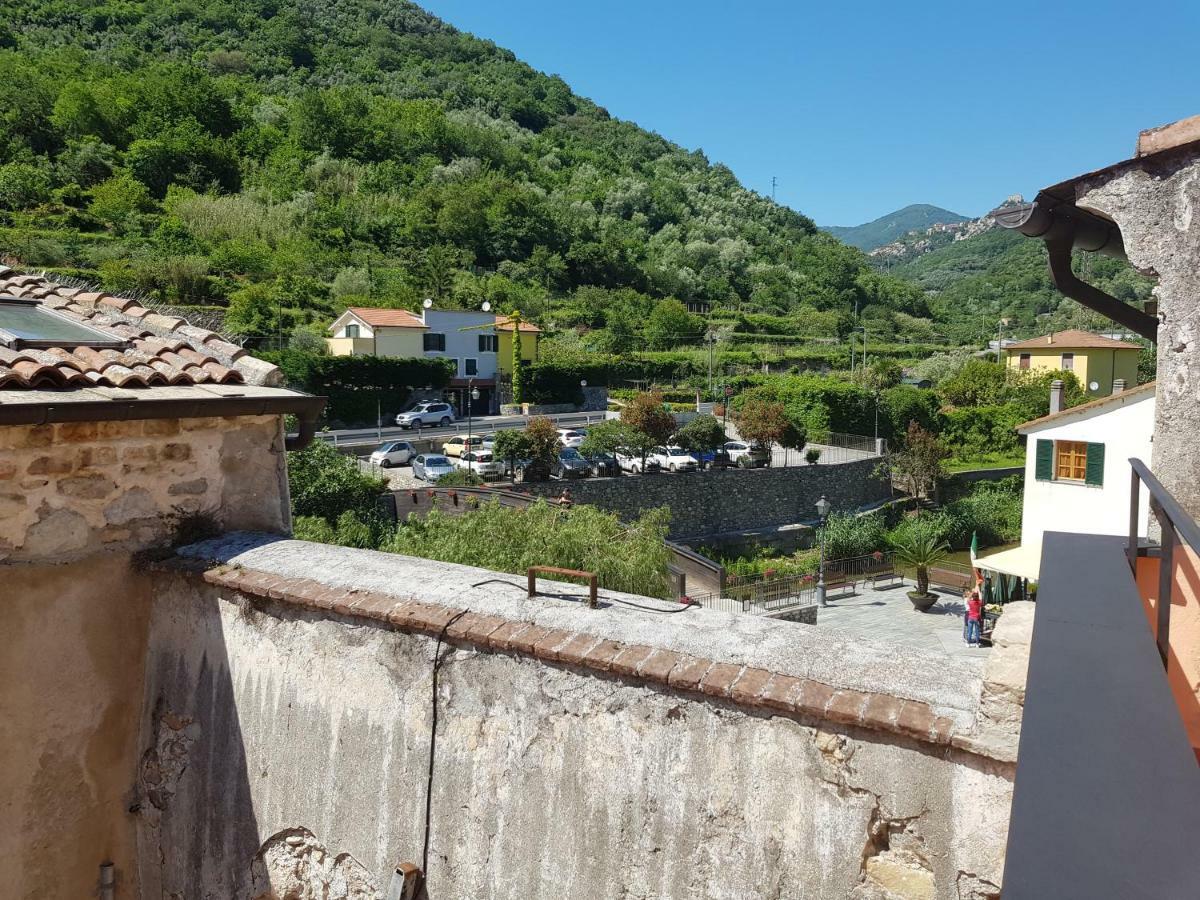 Appartamento Modern Flat With Panoramic Terrace In Zuccarello Esterno foto